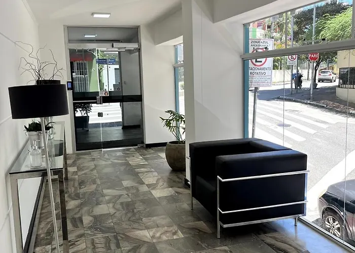 Apartamento De Dois Quartos No Centro