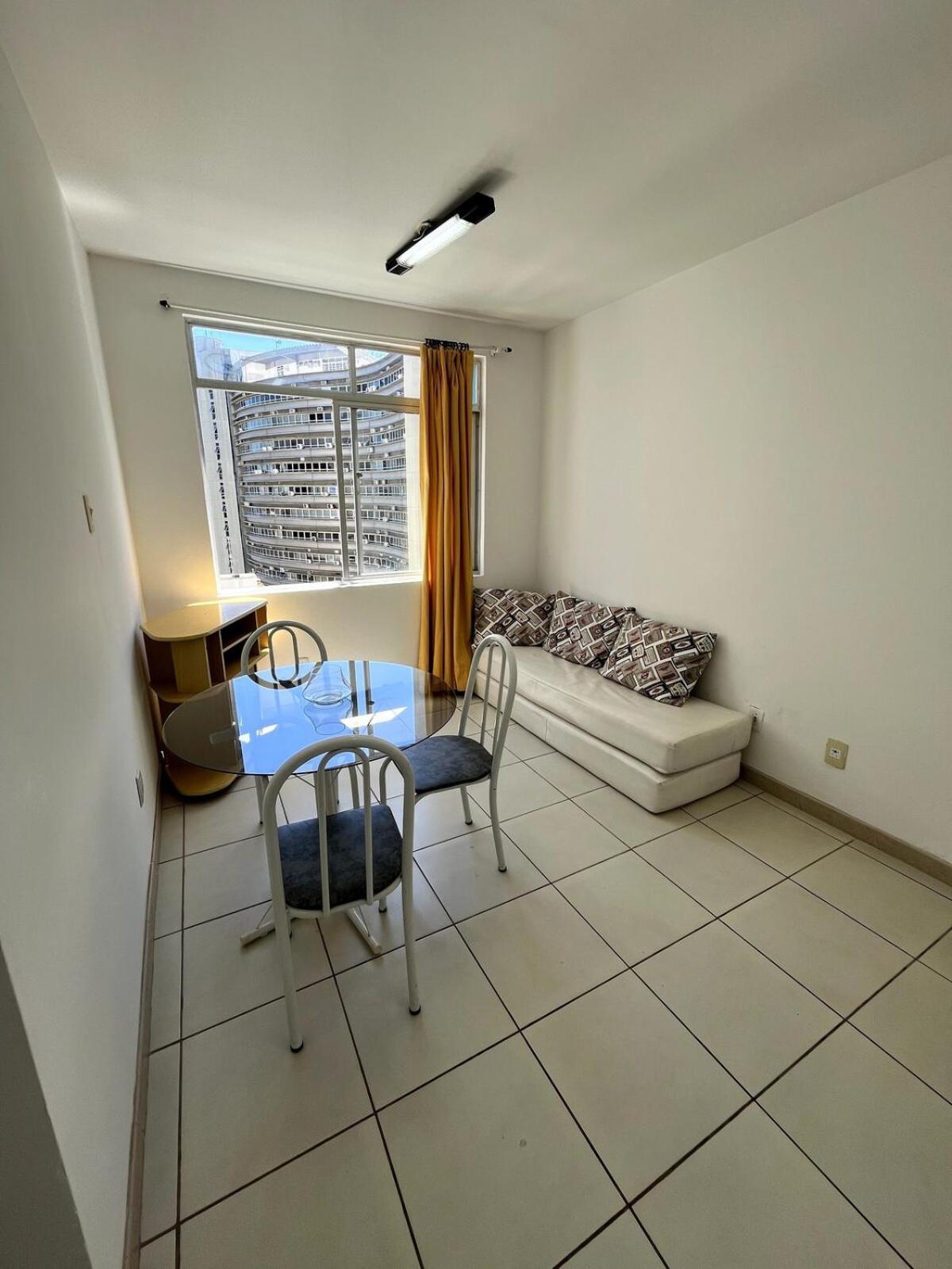 Apartamento De Dois Quartos No Centro