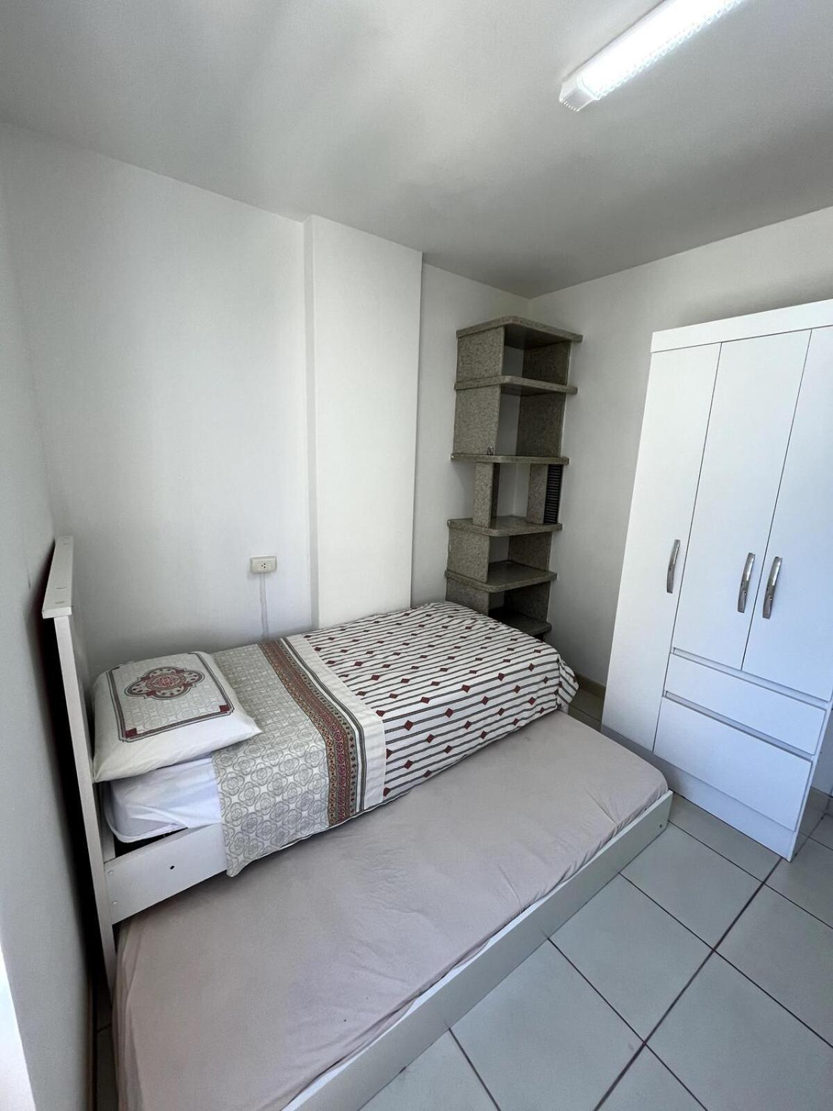 Apartamento De Dois Quartos No Centro