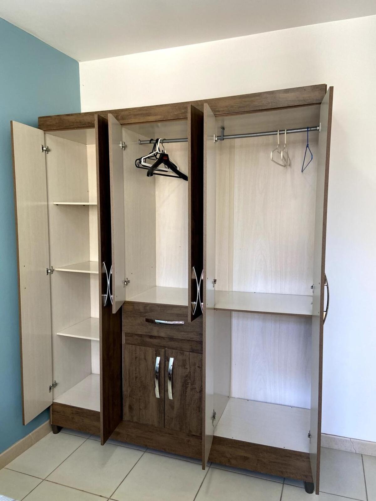 Apartamento De Dois Quartos No Centro *